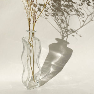 clear squiggle glass vase